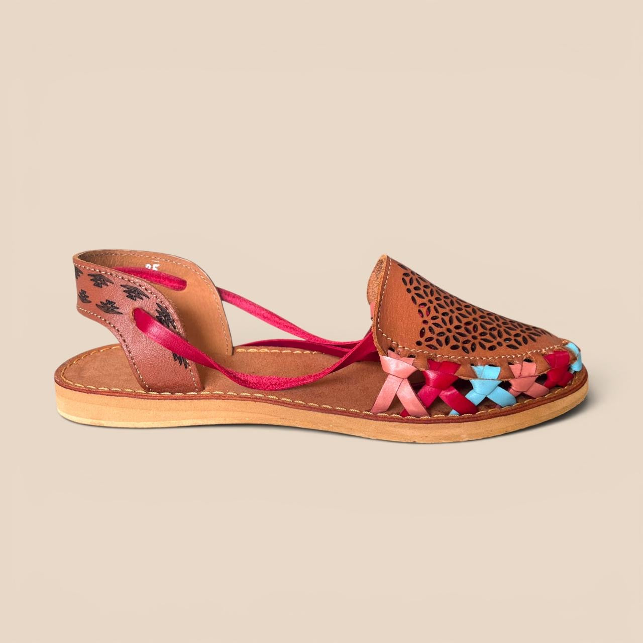 V 84 HUARACHE ARTESANAL DE DAMA