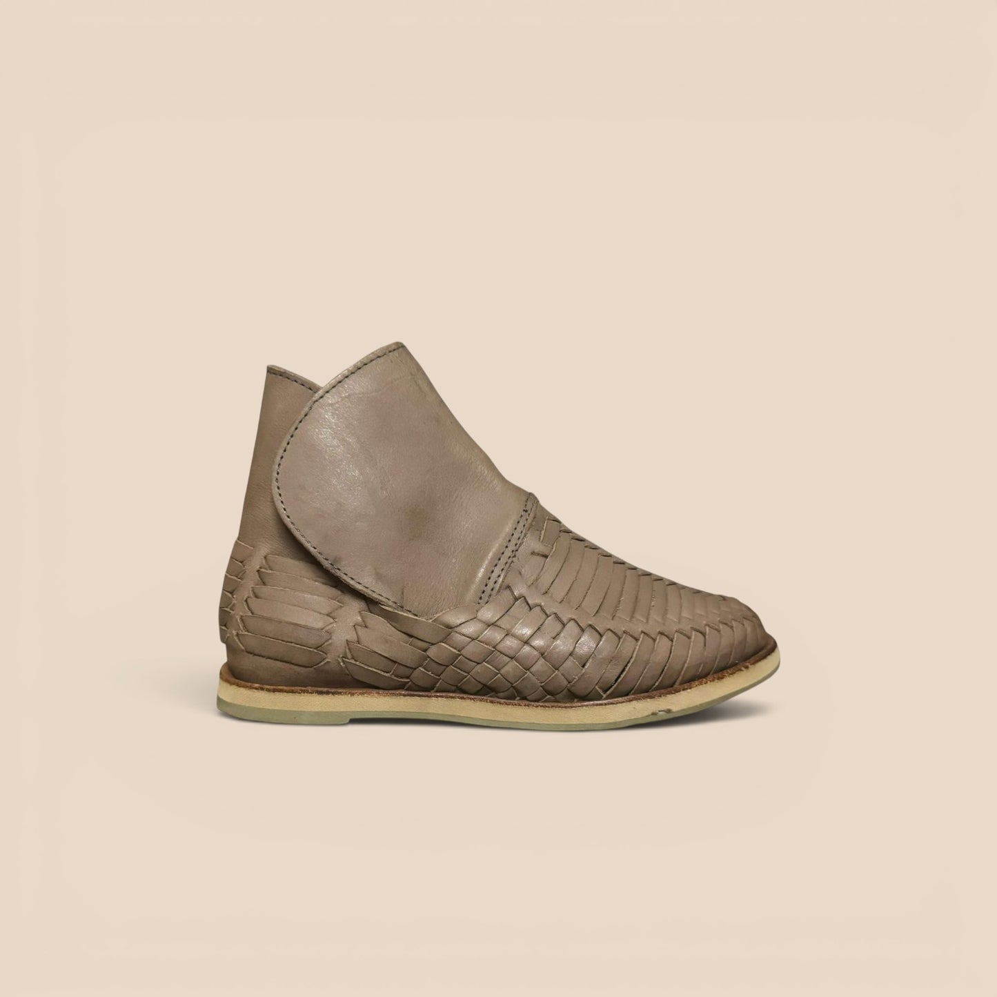 V 13 HUARACHE ARTESANAL DE DAMA